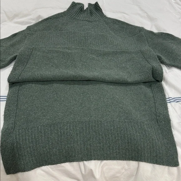 H&M Sweater, Size S - Picture 2 of 4